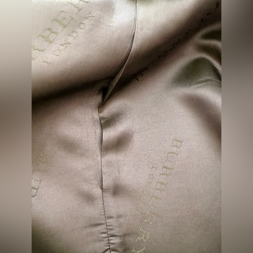 Burberry Milbury Navy Full Suit- 2 Piece. EU: 50R. Good Condition. - Picture 7 of 14